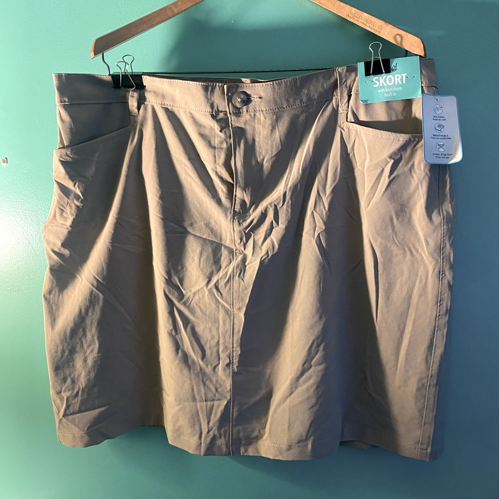 Lee Skort